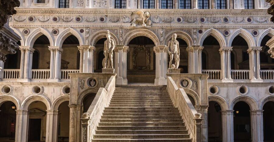 Venice: Doge's Palace Skip-the-Line Ticket with Guidebook - Collecting the ticket before you enter