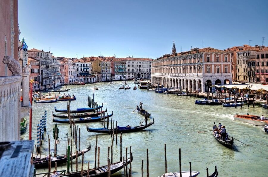 Venice: Doge's Palace with St. Mark's Basilica & Gondolas - St. Mark’s Basilica and its gold mosaics