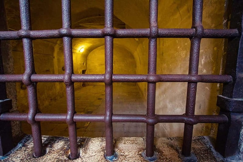 Venice: Doges Palace, Prison, and Secret Passageways Tour - Casanova’s cell and the darker side of the palace