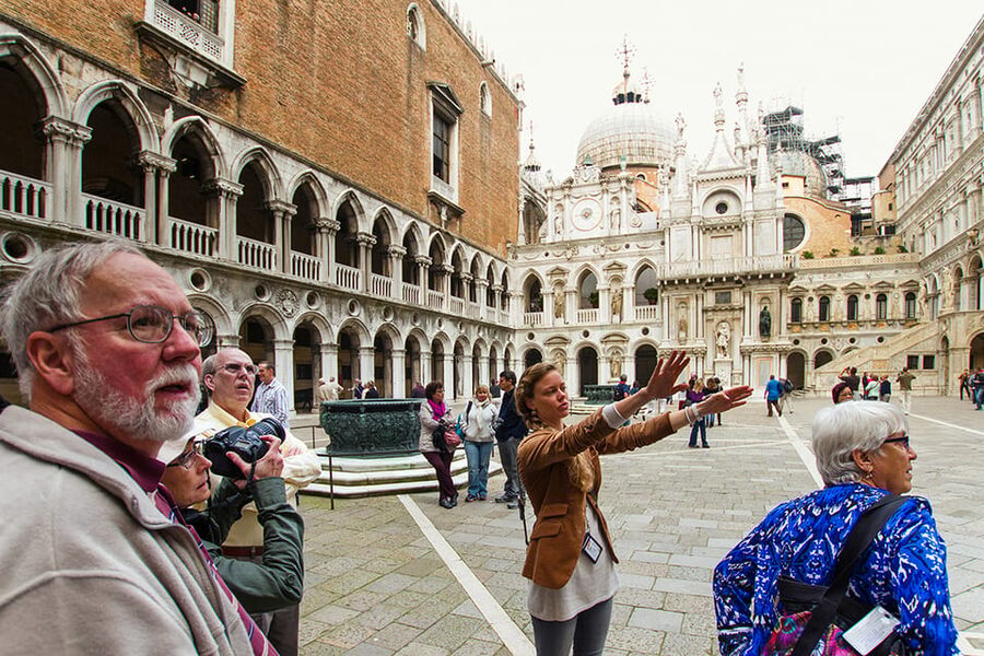 Venice: Doges Palace, Prison, and Secret Passageways Tour - The best time to go