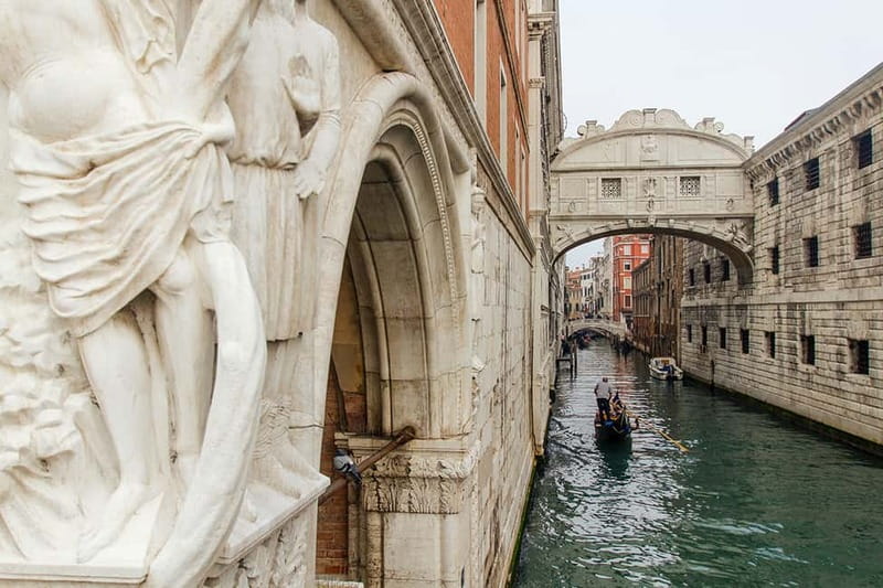 Venice: Doges Palace, Prison, and Secret Passageways Tour - Secret corridors, offices, and the machinery of Venice