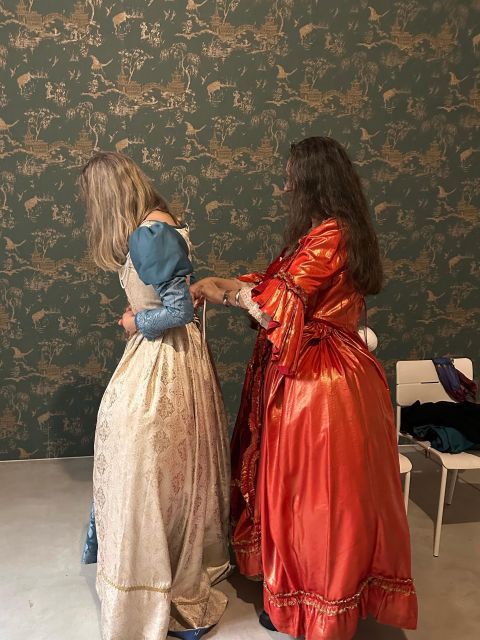 Venice: Dress-Up Experience - Masks, hats, feathers, and the final character