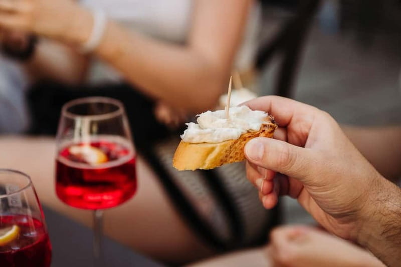 Venice: Eat & Drink Like a Local – Evening Cicchetti Tour - Starting in Campo San Tomà with spritz and bread cicchetti
