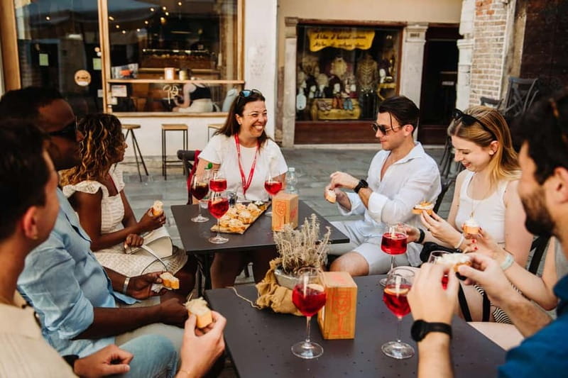 Venice: Eat & Drink Like a Local – Evening Cicchetti Tour - Guides, group mood, and the human side of the tour