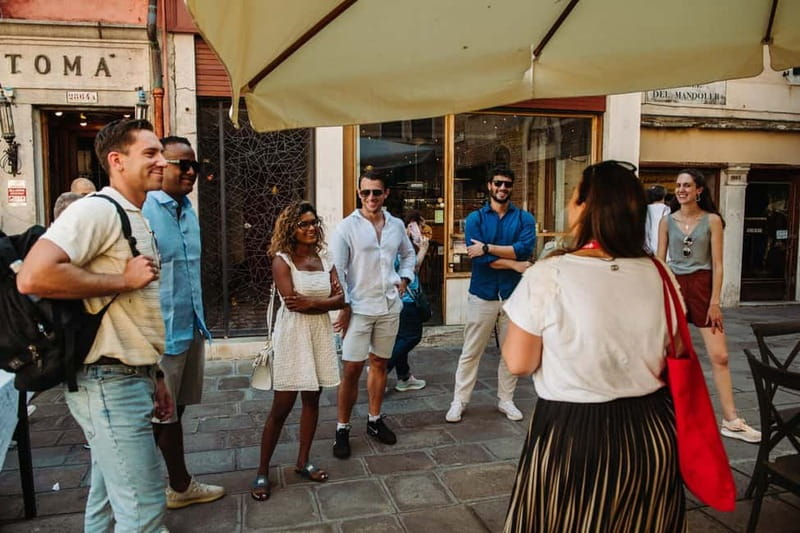 Venice: Eat & Drink Like a Local – Evening Cicchetti Tour - Campo Santa Margherita and the rhythm of the route