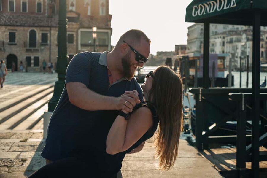 Venice: Exclusive Photoshoot in Hidden Locations - Price, group size, and what is not included