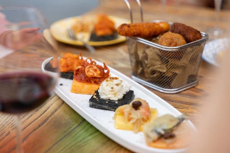 Venice Food Tasting Tour: Bites, Wine, Dinner & Local Guide - Meeting at Teatro Italia in Cannaregio