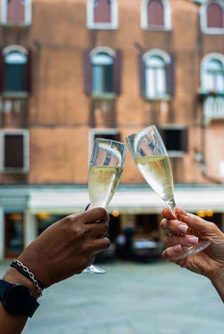 Venice: Food Tasting Tour with Cicchetti and Wine - Wine at every stop, with alternatives available