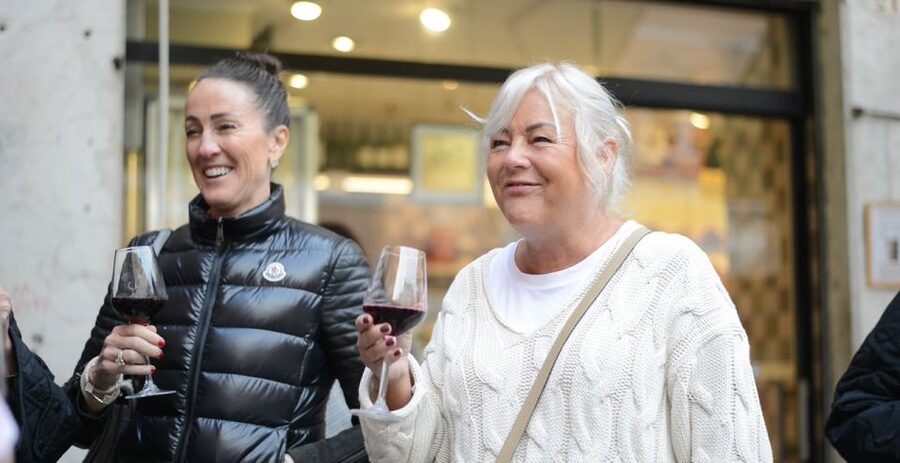 Venice: Food Tasting Tour with Cicchetti and Wine - Six to eight stops across three districts