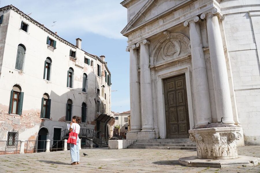 Venice: Food Tasting Tour with Cicchetti Dishes and Wine - Rialto Market and the less crowded lanes