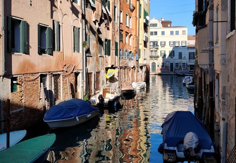Venice: Ghetto Highlights and Cannaregio Walking Tour - Taking the longer route into Cannaregio