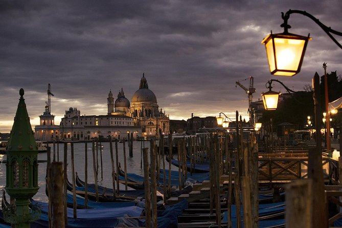 Venice Ghost & Legends Walking City Tour - Practical details that can save your evening