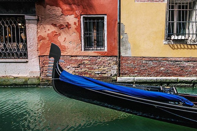 Venice Gondola Experience - Boarding the shared gondola