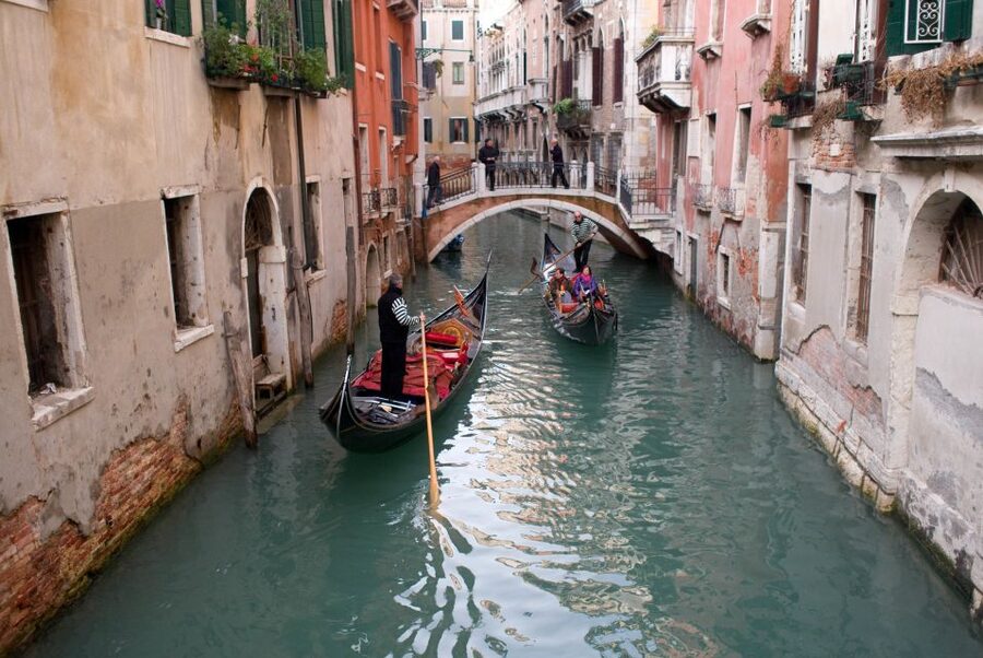 Venice: Gondola Ride and St. Mark's Basilica Tour - What the $99 package actually gives you