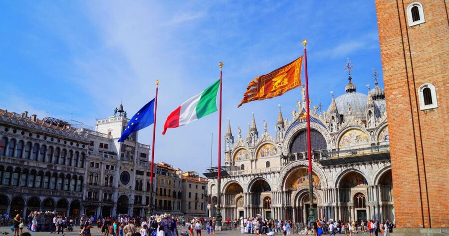 Venice: Gondola Ride & Guided Tour of St. Mark's Basilica - Dress for the church, not just the weather