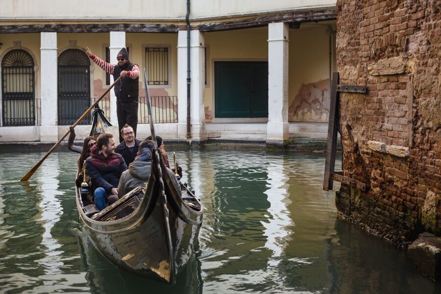 Venice: Gondola Ride & Guided Tour of St. Mark's Basilica - Using the Venice audio app after the tour