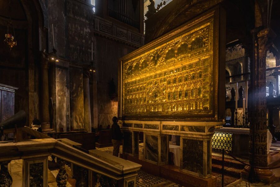 Venice: Gondola Ride & Guided Tour of St. Mark's Basilica - Planning around the long gap