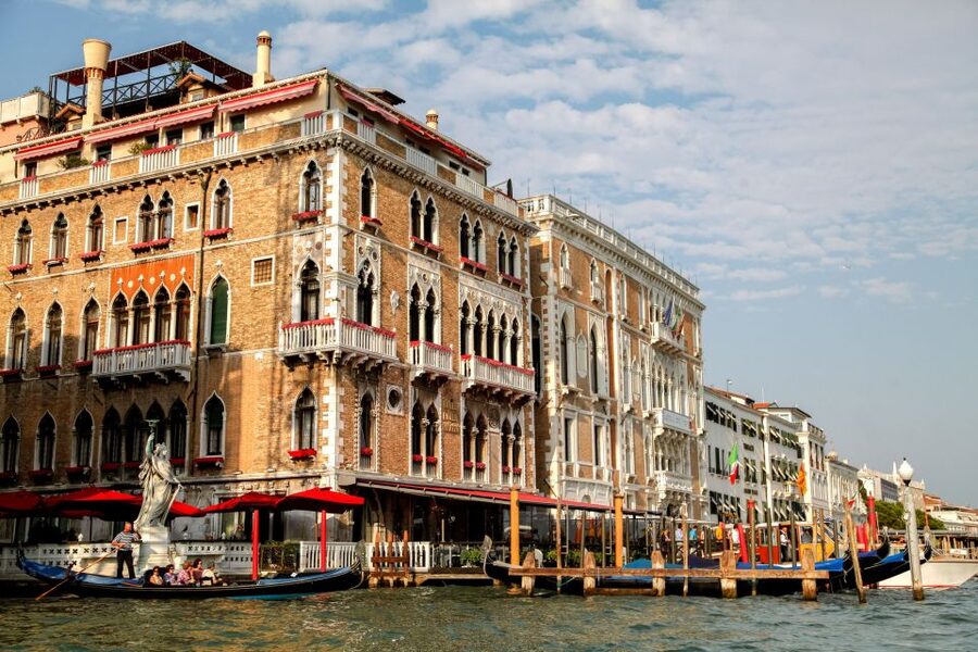 Venice: Gondola Ride with Live Guide or Audio Guide - Shared, Economy, and private arrangements