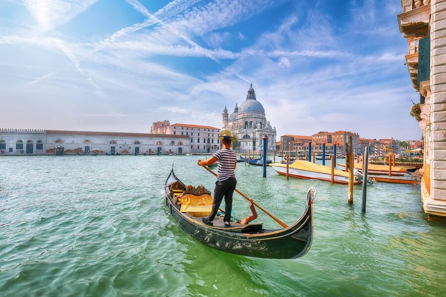Venice: Gondola Ride with Live Guide or Audio Guide - The 20-minute introduction before the ride