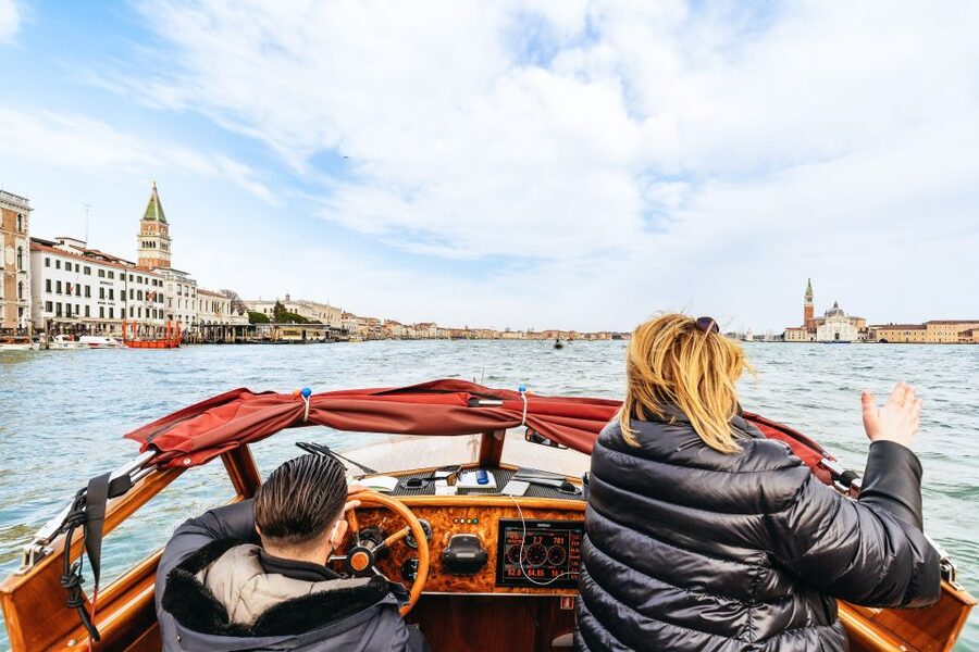 Venice: Grand Canal Boat Tour - Palazzos, churches, and the old Venetian elite