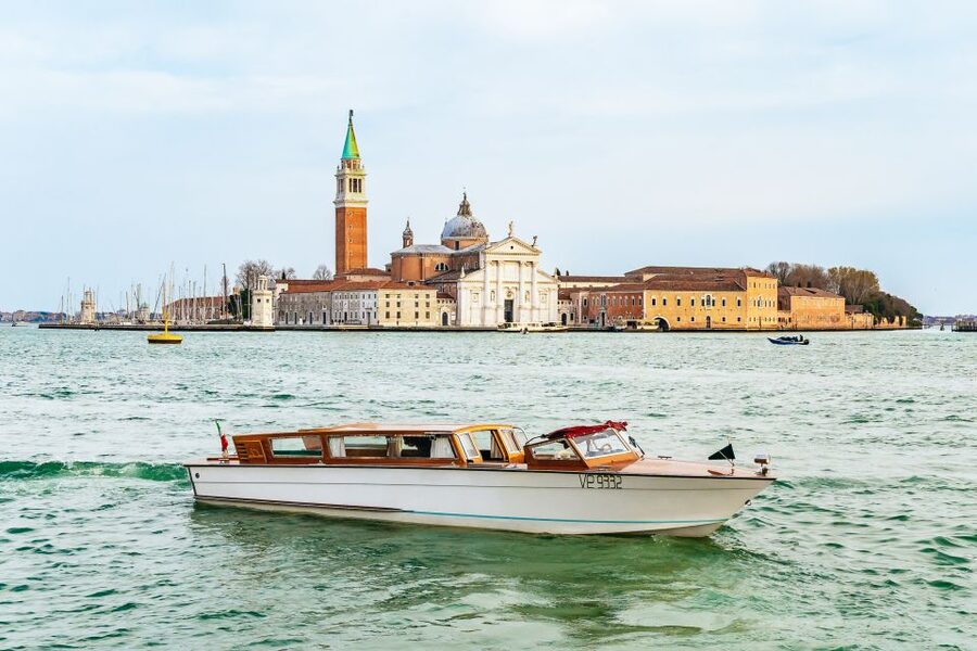 Venice: Grand Canal Boat Tour - Rialto Bridge and the heart of the canal