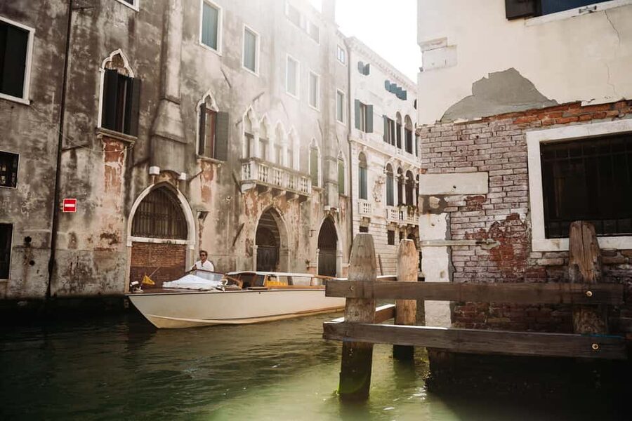 Venice: Grand Canal by Boat with Expert Guide - Key points to know before you book
