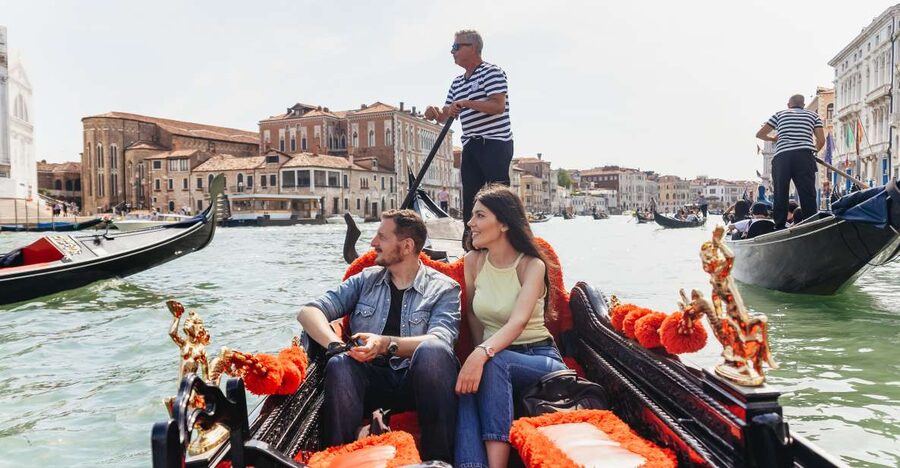 Venice: Grand Canal Gondola Ride with App Commentary - Key points to know before booking