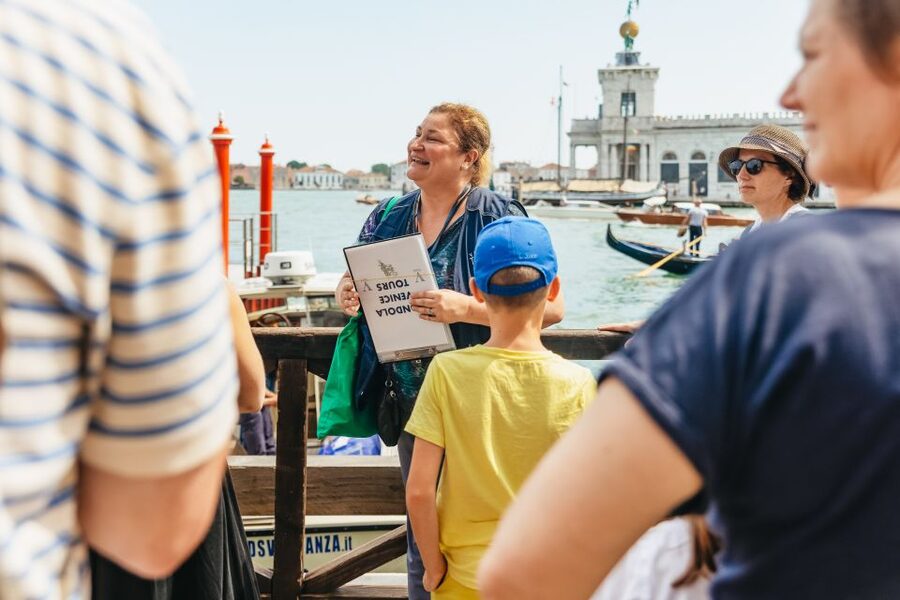 Venice: Grand Canal Gondola Ride with App Commentary - What this Venice gondola ride really includes