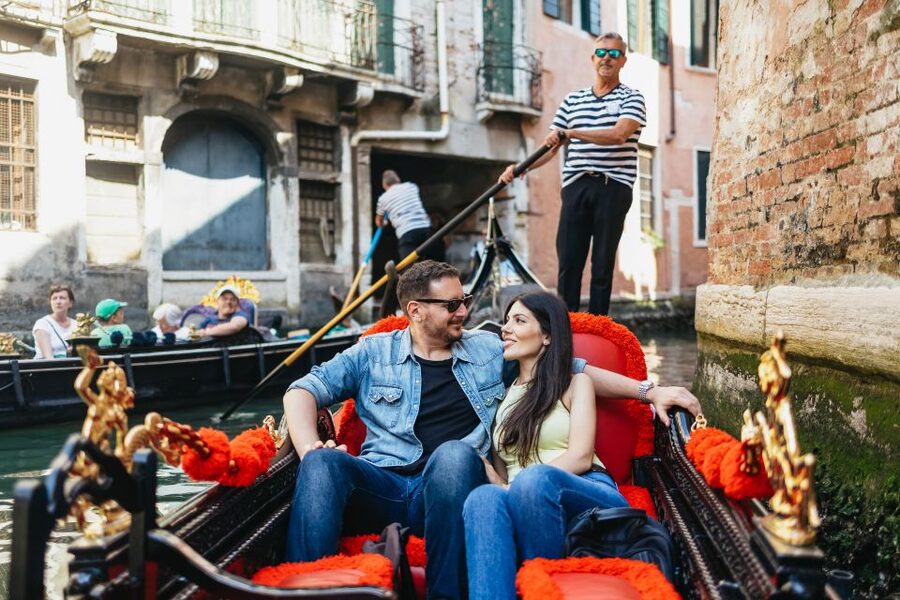 Venice: Grand Canal Gondola Ride with App Commentary - The Gondola Gallery adds more than a souvenir stop