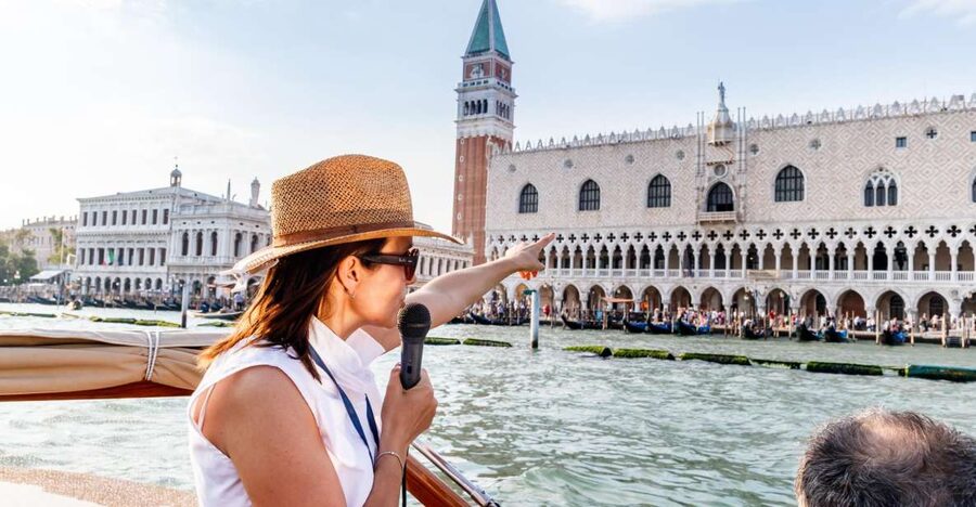 Venice: Grand Canal Private Boat Trip - The Palaces of the Grand Canal