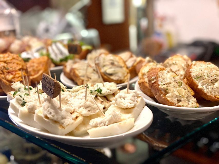 Venice: Guided City Highlights and Street Food Tour - From central squares to local eating places