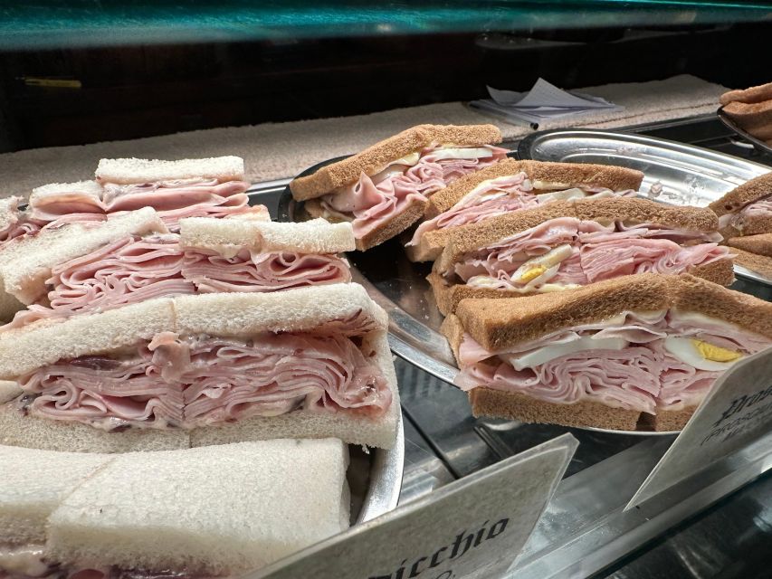 Venice: Guided City Highlights and Street Food Tour - How much food do you really get?