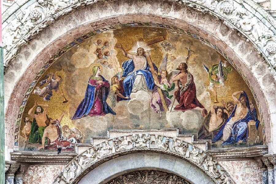 Venice: Guided Golden Basilica Tour - Entering through the separate entrance
