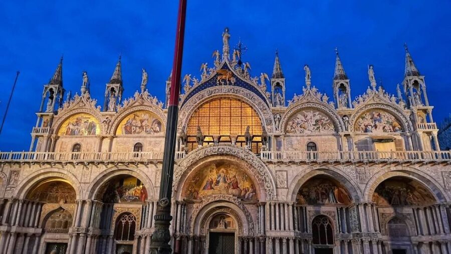 Venice: Guided Night Walking Tour & Saint Mark's Basilica - Why Saint Mark’s Basilica feels different after dark