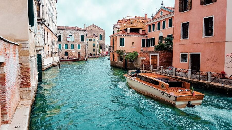 Venice: Guided Walking Tour with skip-the-line tickets - Why This Venice Walking Tour Works