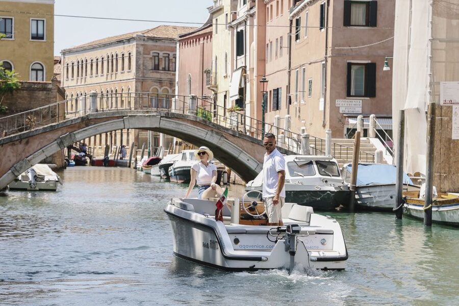 Venice: Hidden Canals on Electric Boat - Larger waterways and the city beyond the postcard view