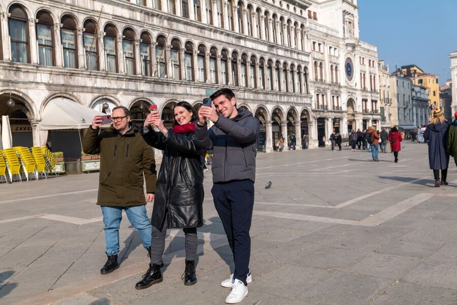 Venice: Hidden Spots Guided Photography Tour - Using a smartphone instead of a camera