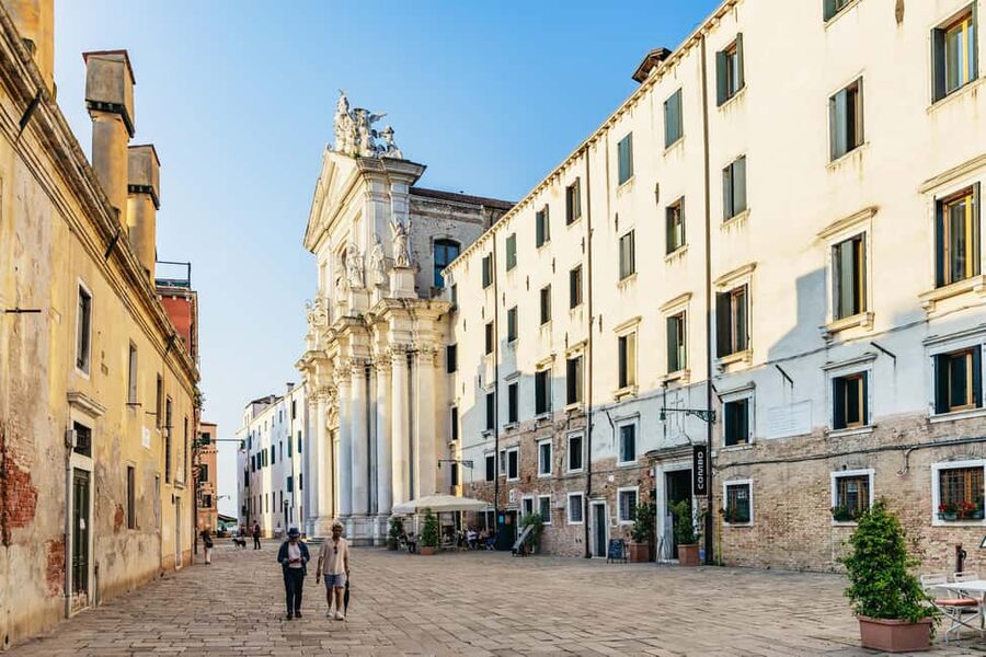 Venice: Highlights and Hidden Gems Night Walking Tour - Should you book the Venice night walk?