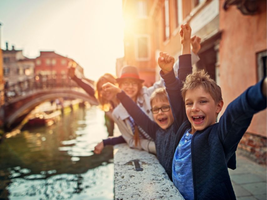 Venice: Highlights with Local Private Walking Tour & Gondola - What the $134.81 price means