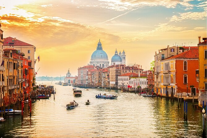 Venice Highlights with Local: Private Walking Tour & Gondola Ride - Starting between Rialto and San Marco