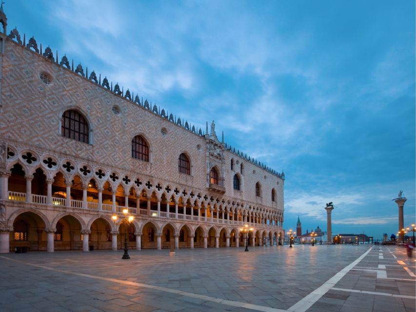 Venice: Highlights with Local Private Walking Tour & Gondola - Walking through Venice’s old center