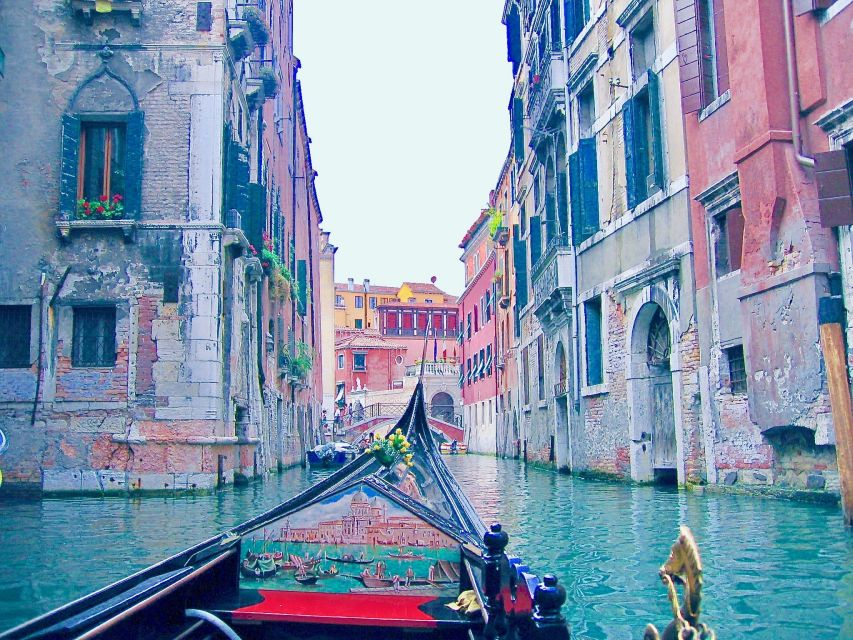 Venice in a Day: City Sightseeing Tour by Land & Water - Walking into Castello for 90 minutes