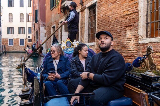 Venice in A Day: St Mark's Basilica, Doge's Palace & Gondola Ride - The 30-minute gondola ride