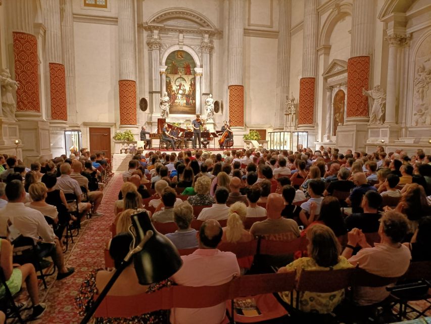 Venice: Interpreti Veneziani Concert at Church of San Vidal - Seating, sound, and comfort