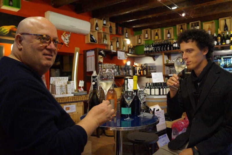 Venice: Italian Prosecco or Red Wine Tasting Expereince - Why the Accademia location works well