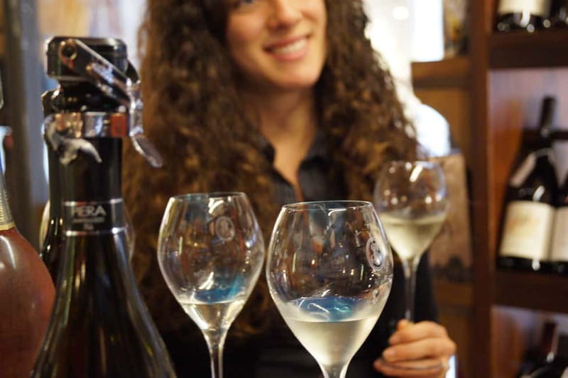 Venice: Italian Prosecco or Red Wine Tasting Expereince - Who should book this tasting?