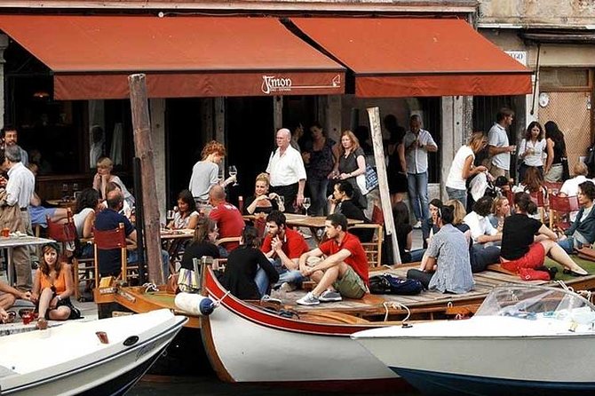 Venice: Jewish Ghetto & Cannaregio Area Food Tour: Pasta Wine Gelato and More! - From kosher bakery treats to Venetian small plates