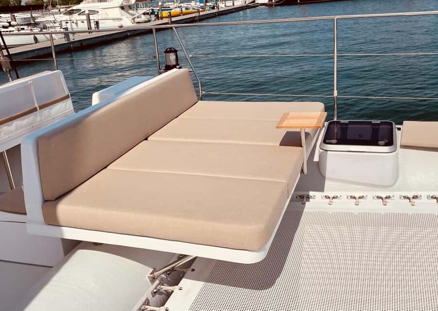 Venice: Lagoon Catamaran Tour with Classical Music & Drinks - Choosing the best time and clothing