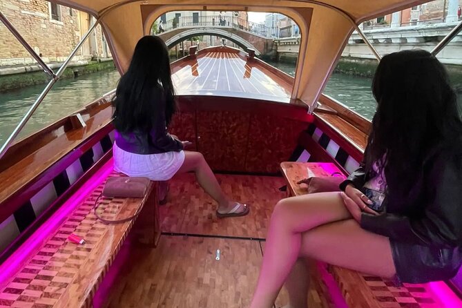 Venice Lagoon Tour with Historic Venetian Boat - Why this boat ride feels different from a gondola