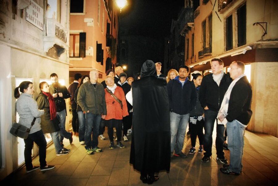 Venice: Legends, Anecdotes and Ghost Stories Walking Tour - Riva del Carbon and Palazzo Cavalli